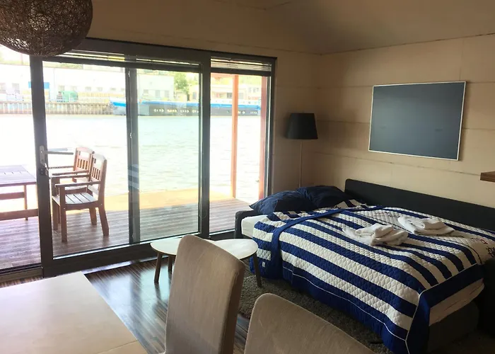 Tekne Houseboat Benjamin - Houseboats Benjamin & Franklin Prag
